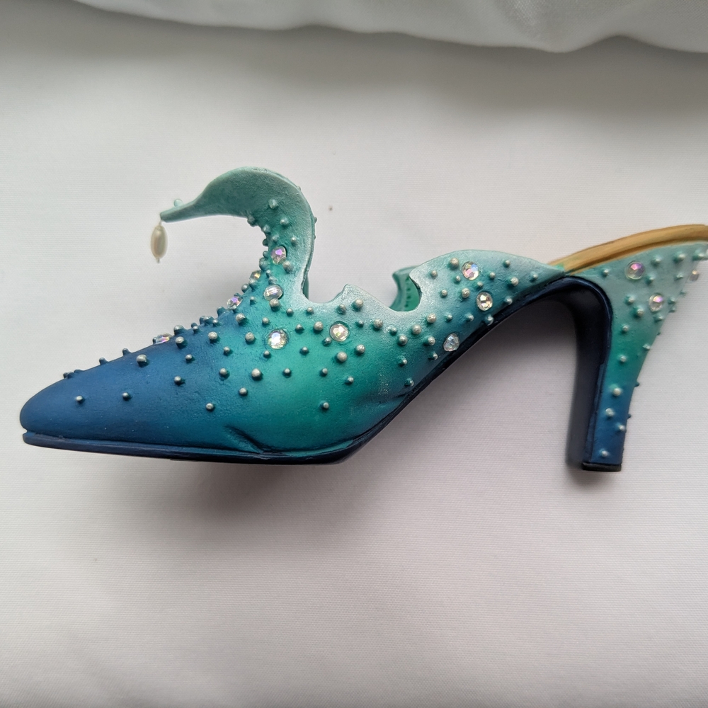 Miniature Gradient Blue Heel Decor